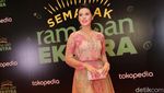 Pose Aura Kasih, Mulan Jameela Berhijab hingga Jennifer Dunn