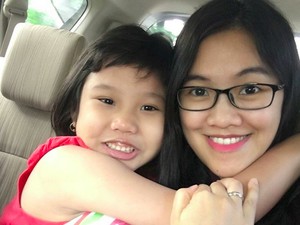 Rindunya Bunda Ketika Tinggal Beda Negara dengan Putrinya