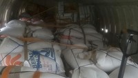 Pesawat tersebut membawa muatan logistik berupa beras dan semen sebanyak 4.600 liter atau 12.557 kg.