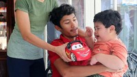 Aiman Cahyadi menikah dengan Yanthi Fuchianty dan dikaruniai seorang anak.  