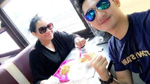 Angga Wijaya, Suami Dewi Persik Ternyata Sering Pose dengan Makanan