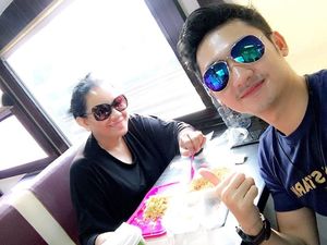 Angga Wijaya, Suami Dewi Persik Ternyata Sering Pose dengan Makanan