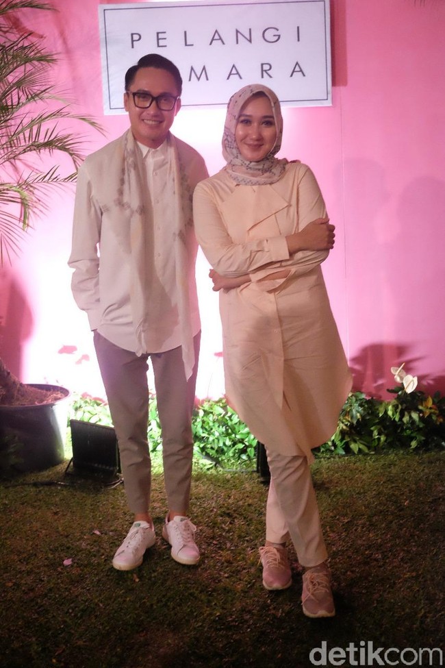 Pada acara peluncuran koleksi Pelangi Asmara, sebuah label hijab besutan Dian Pelangi dan Barli Asmara, tampak hadir beberapa selebriti Indonesia seperto Nycta Gina, Revalina S. Temat hingga selebgram asal Korea Ayana Moon. Foto: Silmia Putri/Wolipop
