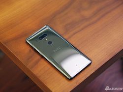 Melihat Lebih Dekat HTC U12+ yang Punya Spek Mumpuni