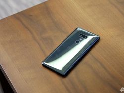 Melihat Lebih Dekat HTC U12+ yang Punya Spek Mumpuni