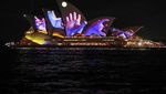 Gemerlap Warna Warni Lampu di Vivid Sydney