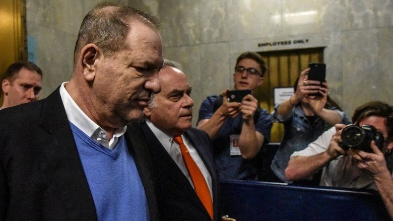 Terjerat Kejahatan Seks, Harvey Weinstein Bebas dengan Jaminan Rp 14 M Terjerat Kejahatan Seks, Harvey Weinstein Bebas dengan Jaminan Rp 14 M