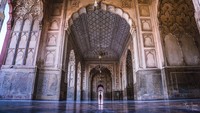 Tahun 1947, Pakistan memerdekakan diri dari India. Kemudian Masjid Badshahi mulai direnovasi dan digunakan kembali sebagai tempat beribadah. (ray.aamir/Instagram)