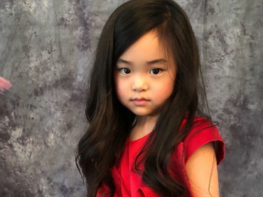 Super Cute, Gadis Cilik Ini Punya Rambut yang Indah Banget