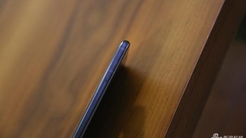 Ini artinya HTC U12+ tahan air dan debu. Foto: Sina Mobile