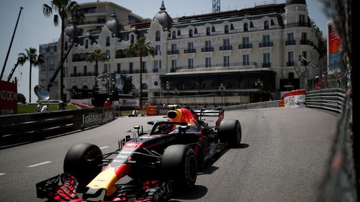 Daniel Ricciardo raih pole di Kualifikasi GP Monaco 2018 (Benoit Tessier/REUTERS) Daniel Ricciardo raih pole di Kualifikasi GP Monaco 2018 (Benoit Tessier/REUTERS)