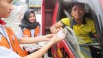 Ada Takjil Gratis di Tol Akses Tanjung Priok