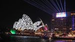 Gemerlap Warna Warni Lampu di Vivid Sydney