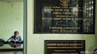 Hingga akhirnya, Raden Halim Shaleh mendatangi Kantor Departemen Agama RI untuk kepentingan pendidikan dan mencari Alquran Braille. Biaya pesantren di Raudlatul Makfufin mencapai Rp 1,5 juta per bulan, tetapi terkait dana operasional yayasan ini juga disokong dari dana sumbangan atau zakat dan infaq umat Islam.