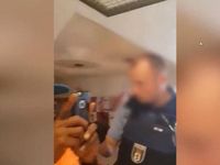 Rombongan turis ini ditudih berisik (Grenadian S Chick/Facebook)