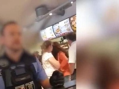 Turis Inggris Diusir dari KFC di Berlin, Kenapa? Turis Inggris Diusir dari KFC di Berlin, Kenapa?