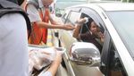 Ada Takjil Gratis di Tol Akses Tanjung Priok