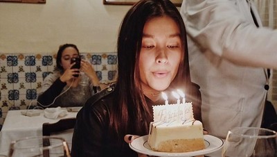 Elegan! Gaya Liza Soberano, Wanita Tercantik di Dunia Saat Makan