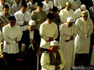 Sholat Tarawih Berapa Rakaat? Ini Ketentuan dan Ajaran Rasulullah SAW