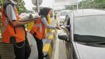 Ada Takjil Gratis di Tol Akses Tanjung Priok