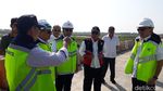 Berkacamata Hitam, Menteri PUPR Cek Tol untuk Jalur Mudik