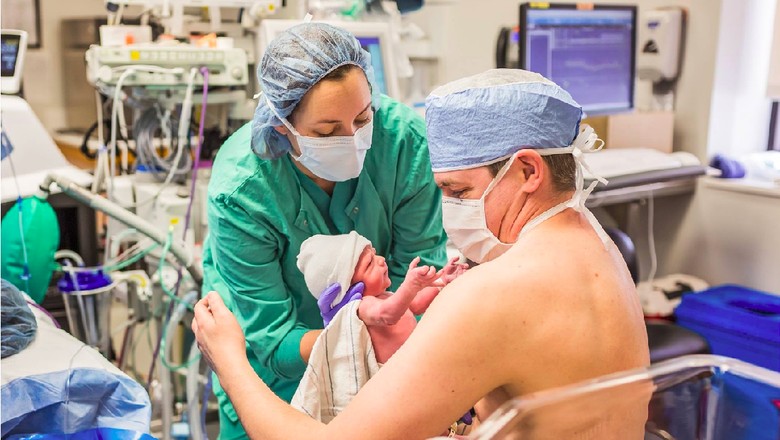 Momen Manis Saat Ayah Skin to Skin Contact dengan si Kecil/ Foto: facebook erin fortney photography Momen Manis Saat Ayah Skin to Skin Contact dengan si Kecil/ Foto: facebook erin fortney photography