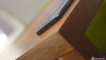 Ponsel ini juga dilengkapi standardisasi IP68. Foto: Sina Mobile