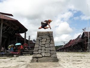 600 Penari Ikut Tari Perang Kolosal di Yaahowu Nias Festival