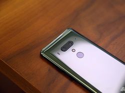 Melihat Lebih Dekat HTC U12+ yang Punya Spek Mumpuni