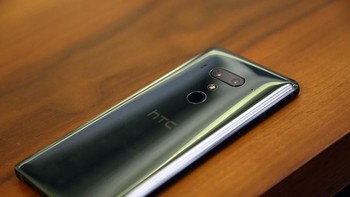   Ada dua pilihan ruang penyimpanan internal, yakni 64 GB dan 128 GB. Foto: Sina Mobile 