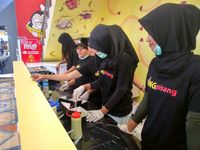 Hari Pertama Dibuka, Kedai Rakyat Milik Anak Mantu Jokowi Targetkan 2.500 Transaksi