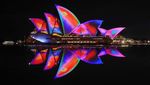 Gemerlap Warna Warni Lampu di Vivid Sydney