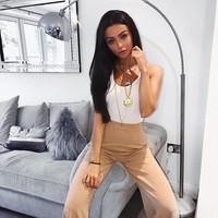 Love Island merupakan acara yang melibatkan para jomblo seksi yang ingin menikmati musim panas sekaligus mencari cinta di sebuah pulau. Kontestan yang berhasil menjadi pasangan dan menang, akan meninggalkan pulau tersebut dan membawa pulang hadiah uang 50.000 pound sterling atau sekitar Rp 900 juta. Foto: Instagram/@kadymcdermott