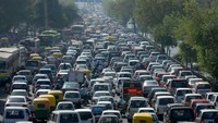 Lyon-Paris, Perancis, pada Februari 1980, mencatatkan kemacetan terpanjang dalam sejarah, yang disebabkan cuaca buruk. Ini membuat kemacetan membentang sepanjang 175 km tak bisa dihindarkan. Istimewa/alltop9.com