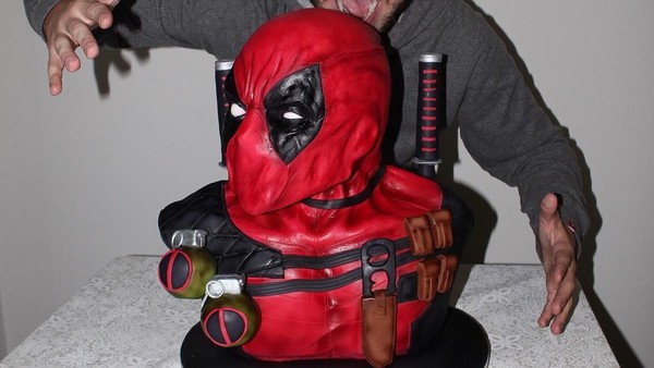Gemasnya 10 Kue Serba Merah dan Hitam Bertema Deadpool!