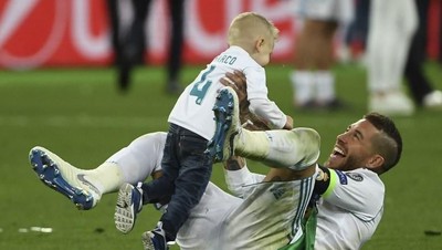Madrid Juara Liga Champions, Keluarga Ronaldo dan Skuat Madrid Invasi Lapangan