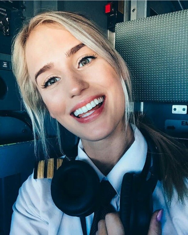 Di industri pesawat terbang, pilot didominasi oleh pria. Kaum wanita paling banyak hanya sekitar lima persen yang berprofesi sebagi pilot. Maria salah satunya. Foto: Dok. Instagram