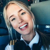 Di industri pesawat terbang, pilot didominasi oleh pria. Kaum wanita paling banyak hanya sekitar lima persen yang berprofesi sebagi pilot. Maria salah satunya. Foto: Dok. Instagram