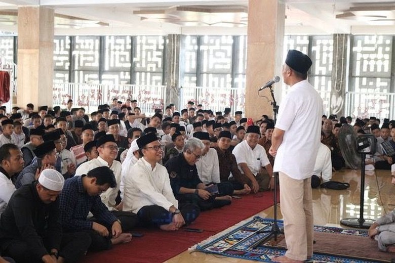 Pesan Gubernur BI ke Para Santri Ustaz Yusuf Mansur Pesan Gubernur BI ke Para Santri Ustaz Yusuf Mansur