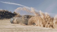 Bicara soal mesin yang digendong, BMW X5 ini dikatakan akan diperkenalkan dengan beberapa pilihan mesin. yakni mesin diesel, plug-in hybrid, dan mesin V8 M50i biturbo 4.4-liter juga akan ikut disediakan. Foto: Pool (Motor1)