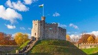 Foto: Destinasi utama wisatawan ketika traveling ke Cardiff adalah Cardiff Castle. Ini adalah kastil yang menjadi landmark Cardiff dan bekas kediaman bangsawan Wales (Visit Cardiff)