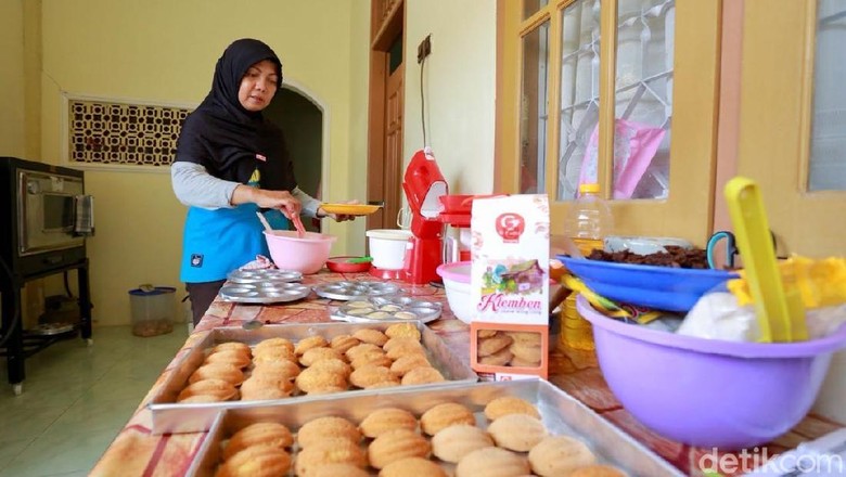 Berkah Ramadan, Penjual Bolu Klemben Banyuwangi Ini Panen Order Berkah Ramadan, Penjual Bolu Klemben Banyuwangi Ini Panen Order