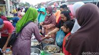 Uenak Sedep! Berbuka Puasa dengan 'Sego Penek' Khas Purworejo