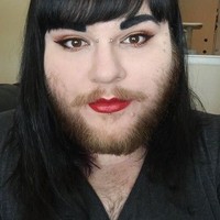 Nova lalu memutuskan untuk berbagi tutorial makeup di YouTube yang juga dilakukannya bagi sesama pengidap PCOS. Kepercayaan dirinya ini menginspirasi sesama penderita PCOS lainnya. Mereka pun memuji keberanian Nova dan terpukau dengan hasil makeupnya. Foto: Dok. Facebook