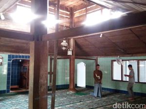 Di Masjid At-Taqwa Semarang, Ada Alquran Tulisan Tangan