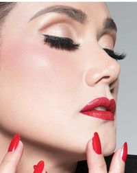 Posting Foto Tanpa Jilbab Usai Mantap Berhijab, Mulan Kena Tegur Netizen