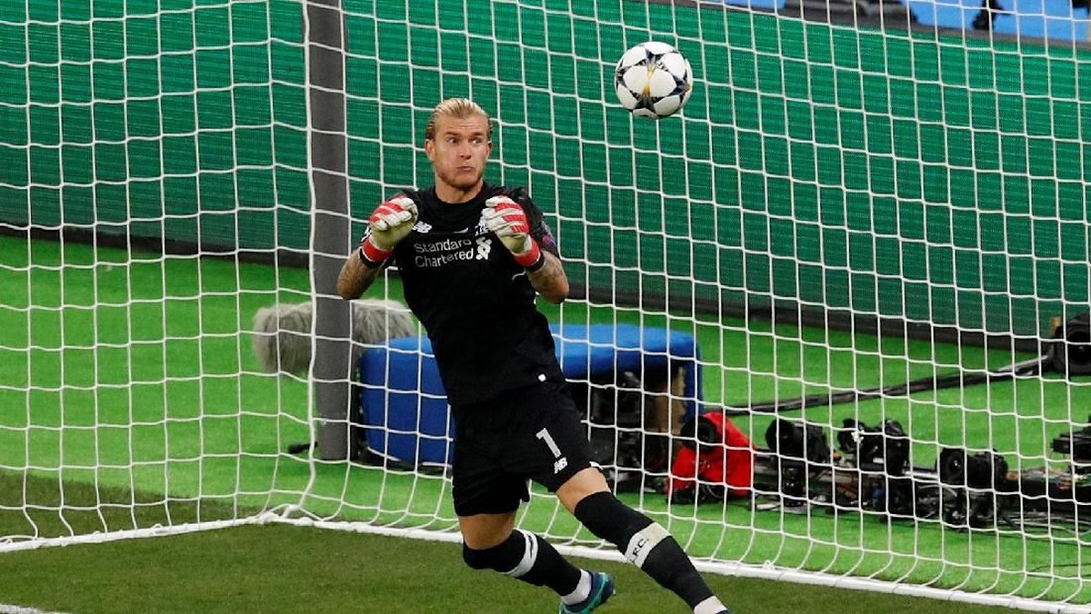 Loris Karius membuat dua blunder fatal saat Liverpool dikalahkan Real Madrid di final Liga Champions (Foto: Phil Noble/Reuters)