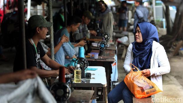 Tukang Permak Pakaian Manggarai Jalani Bisnis Turun-Temurun Sejak 1960