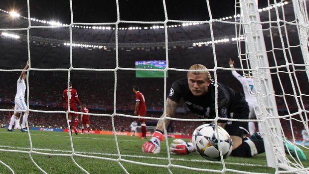 Karius Ogah Balik ke Liverpool, Mobil Sang Pacar Dicoret