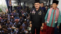 Turut hadir Ketua DPP Partai NasDem Bidang otonomi daerah yang juga menjabat Koordinator Pemenangan Nasional Jokowi, Syahrul Yasin Limpo di Acara buka bersama diselenggarakan untuk meningkatkan silaturahmi antar kader Partai. Foto: dok. Nasdem/Pius